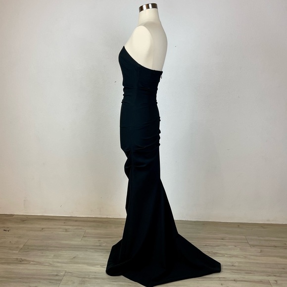 NICOLE MILLER sexy black strapless classic gown with train. Ruched, tailored. 2 - Picture 7 of 17